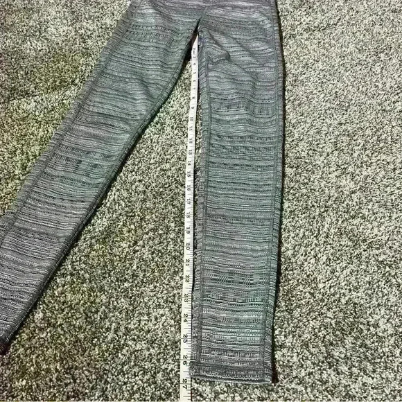Athleta Gray Texture Tight Leggings Womens XS Stripe Yoga Stretch Athletic - Picture 3 of 10